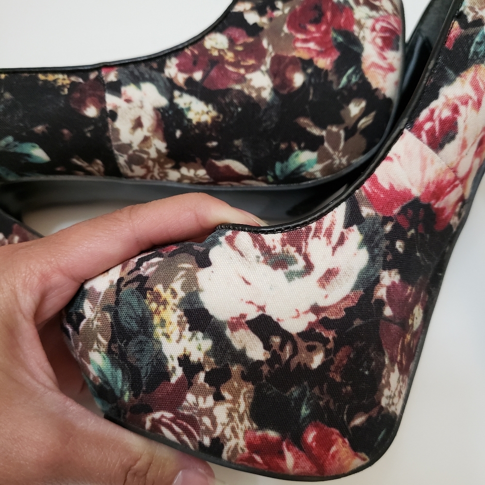 Size 6 Quipid Floral Print Stiletto Heels - Picture 3 of 7